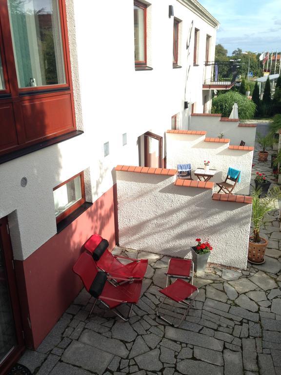 Solrosen I Simrishamn - Oesterlen Exterior foto