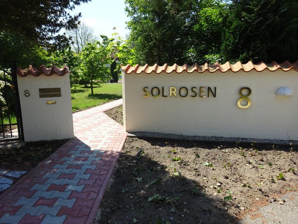 Solrosen I Simrishamn - Oesterlen Exterior foto